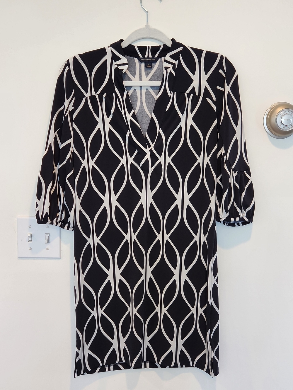 Banana Republic Factory Longsleeve Black & White Print Jersey Shift Dress